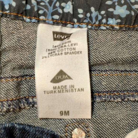 Levi's Jeans - Picture 3 of 3